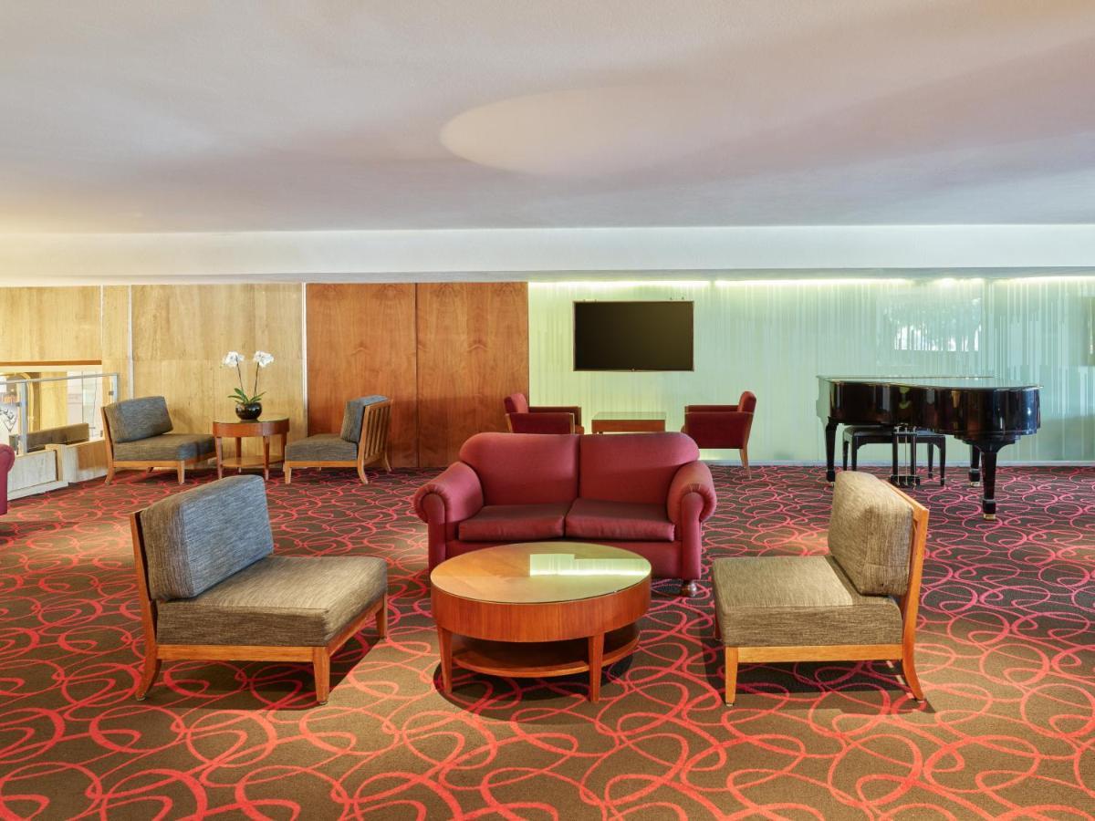 Fiesta Americana Reforma Mexico By Eksteriør billede The lounge at the airport