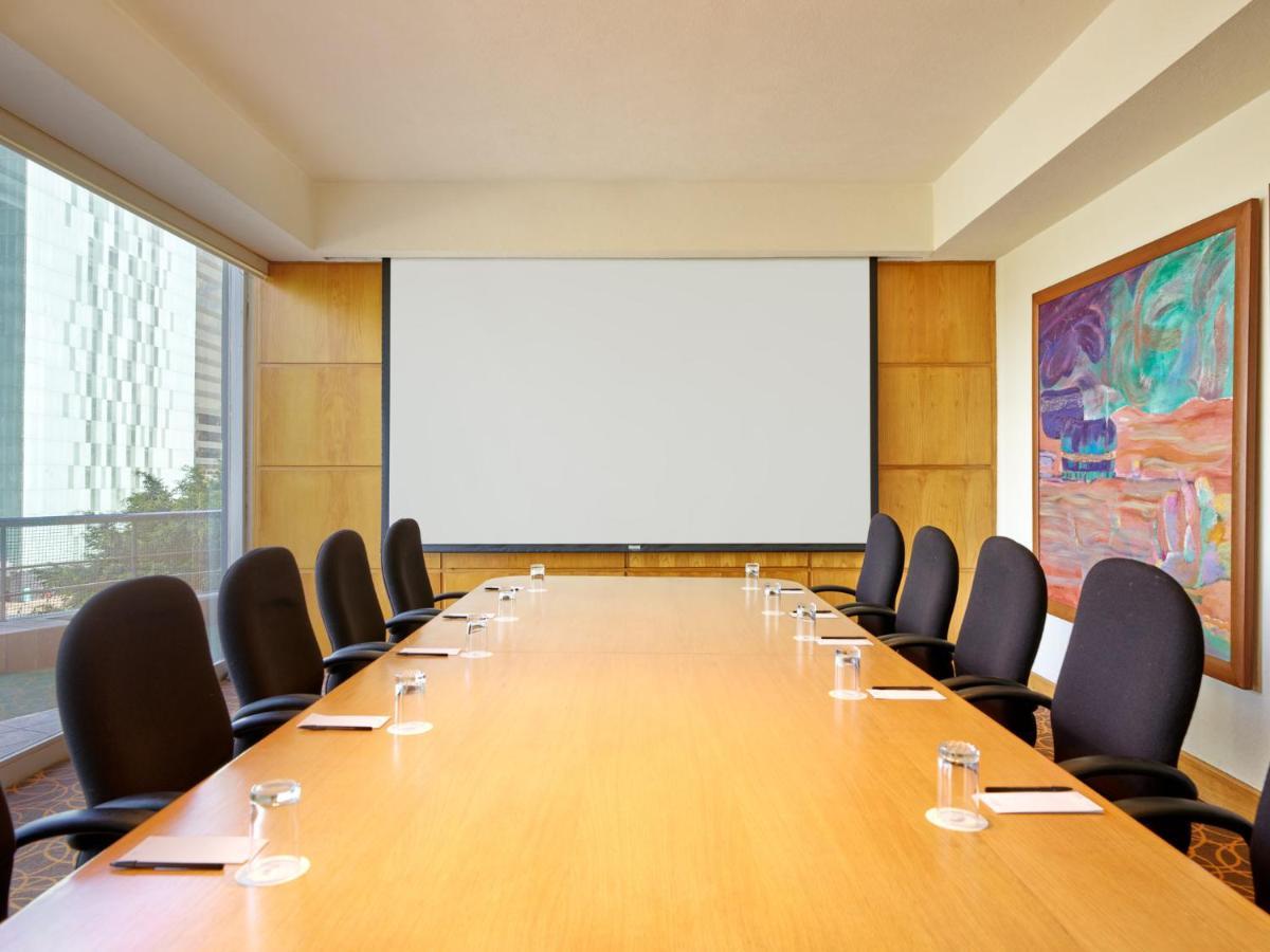 Fiesta Americana Reforma Mexico By Eksteriør billede A boardroom at a hotel
