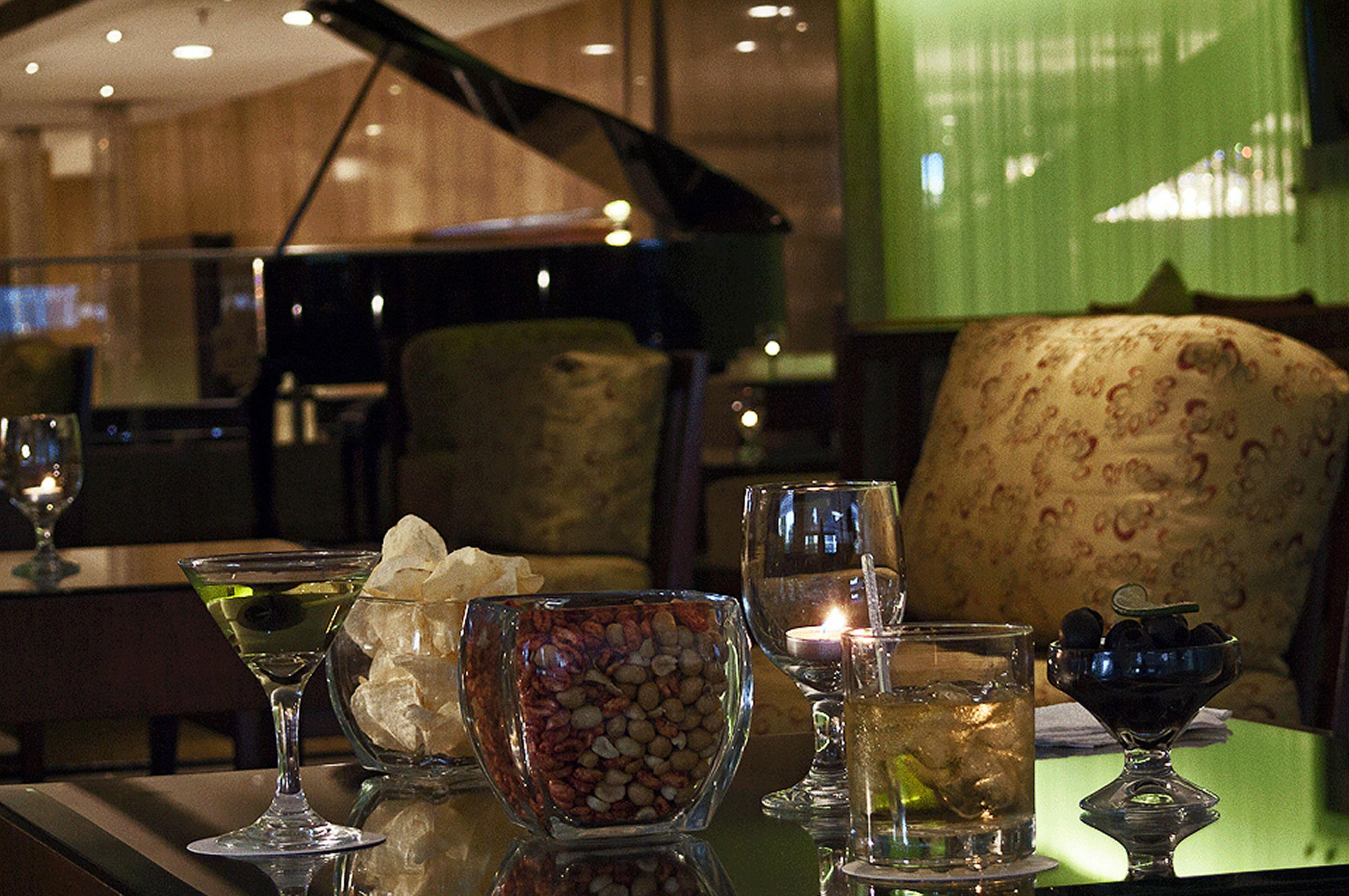 Fiesta Americana Reforma Mexico By Eksteriør billede The piano bar at the hotel